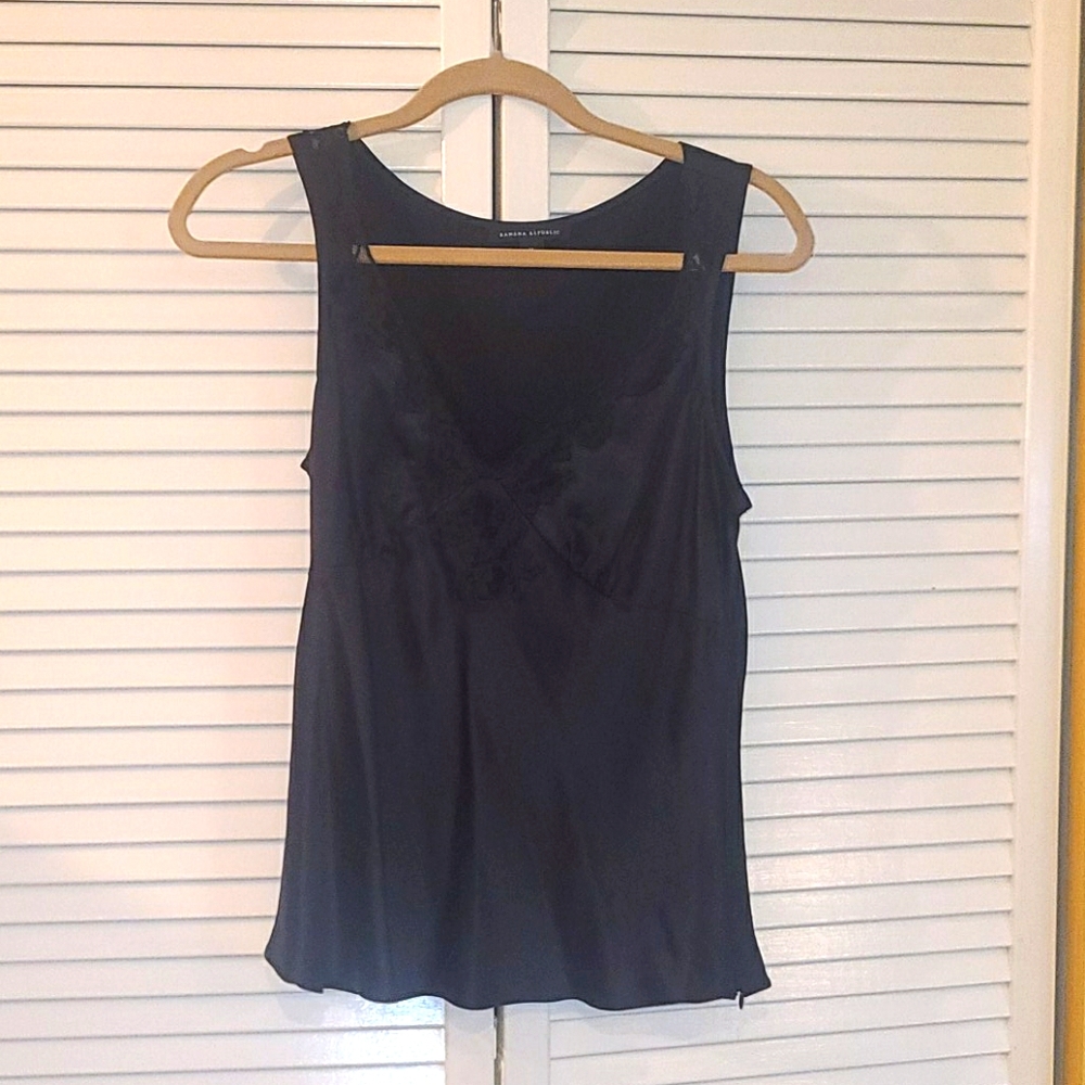 Black lace short sleeve camisole like top w/lace